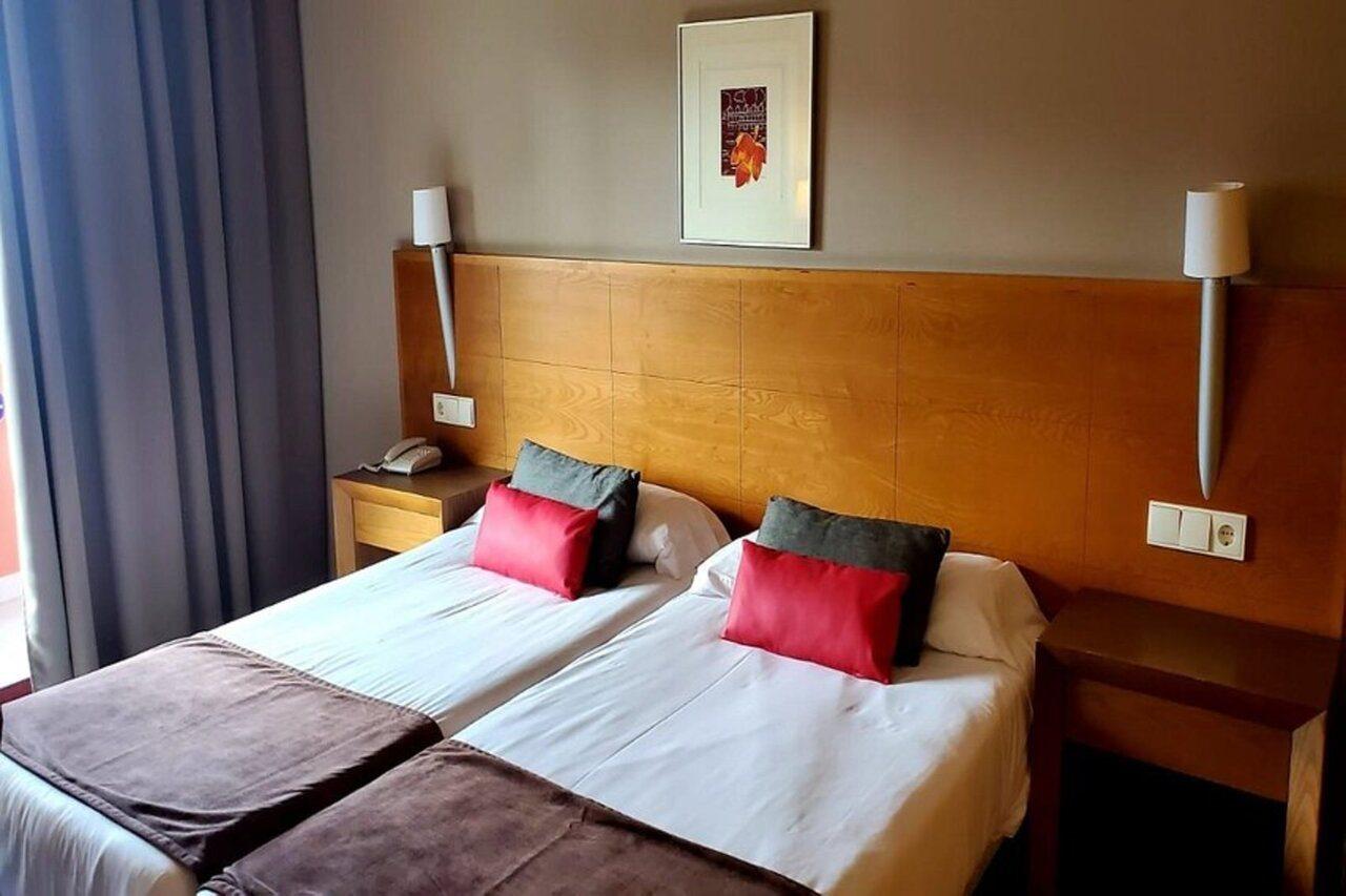 Ohtels Campo De Gibraltar Hotel La Linea de la Concepcion Bagian luar foto