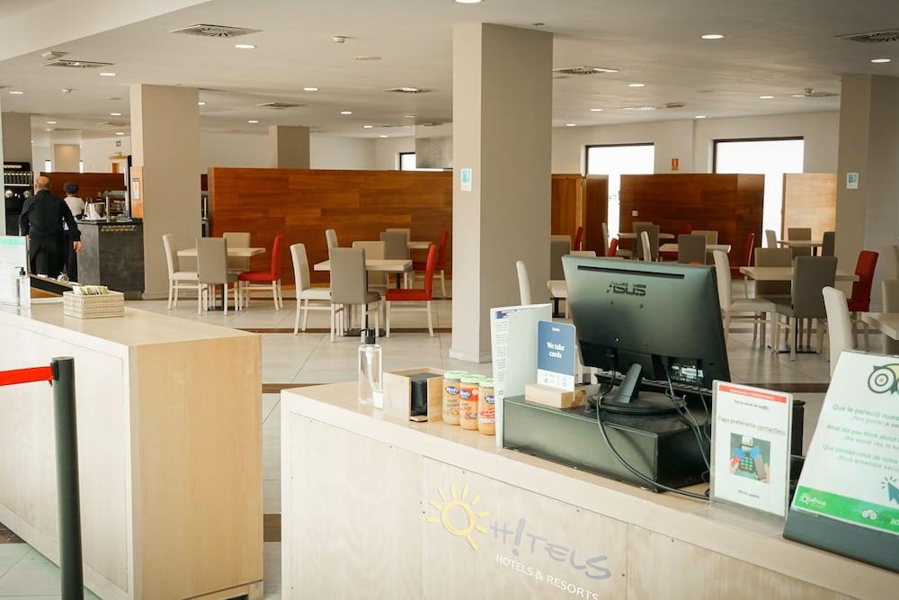Ohtels Campo De Gibraltar Hotel La Linea de la Concepcion Bagian luar foto