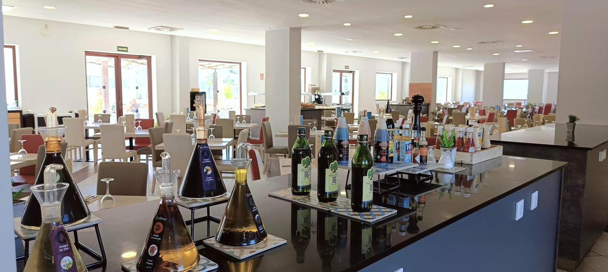 Ohtels Campo De Gibraltar Hotel La Linea de la Concepcion Bagian luar foto