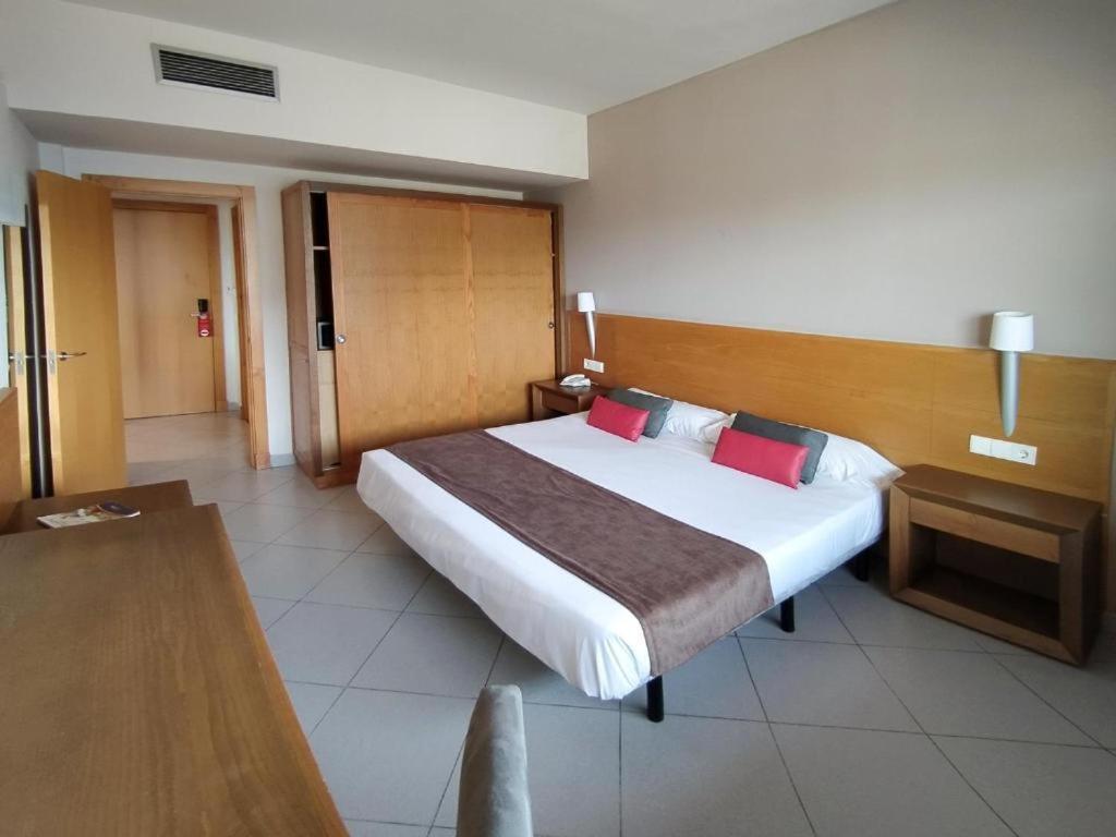 Ohtels Campo De Gibraltar Hotel La Linea de la Concepcion Bagian luar foto